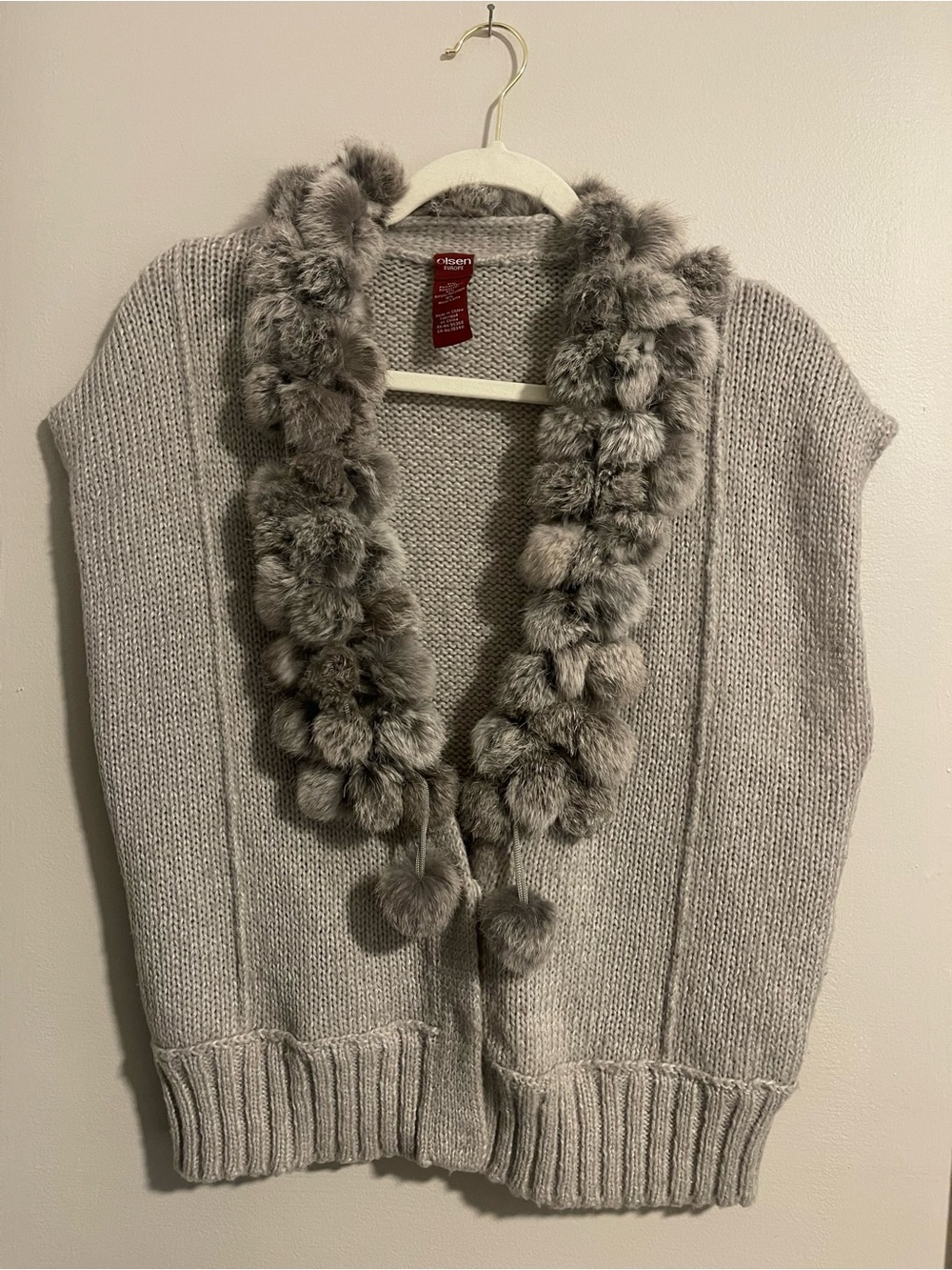 Olsen Europe grey wool-blend knit vest, size US 10/L.